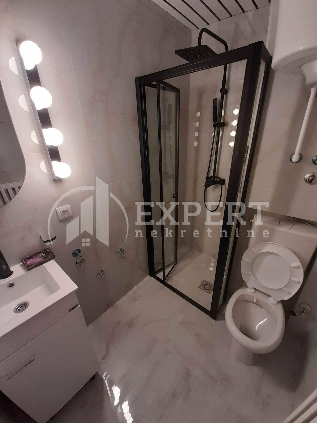 Trosoban stan, 63 m2, Čair, Cara Dušana ID: i-013282 9