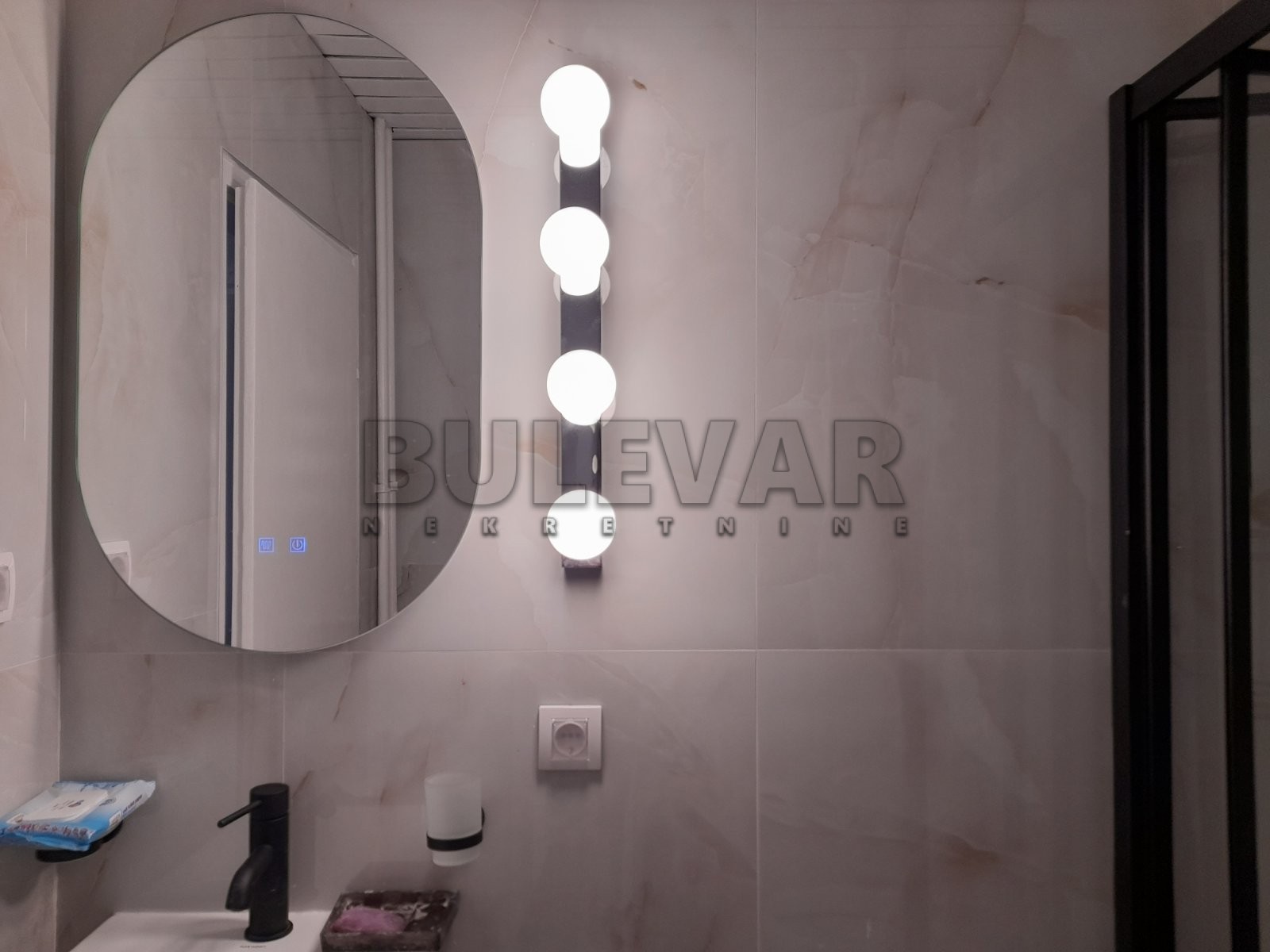 Trosoban stan, 63 m2, Čair, Cara Dušana ID: i-013282 10