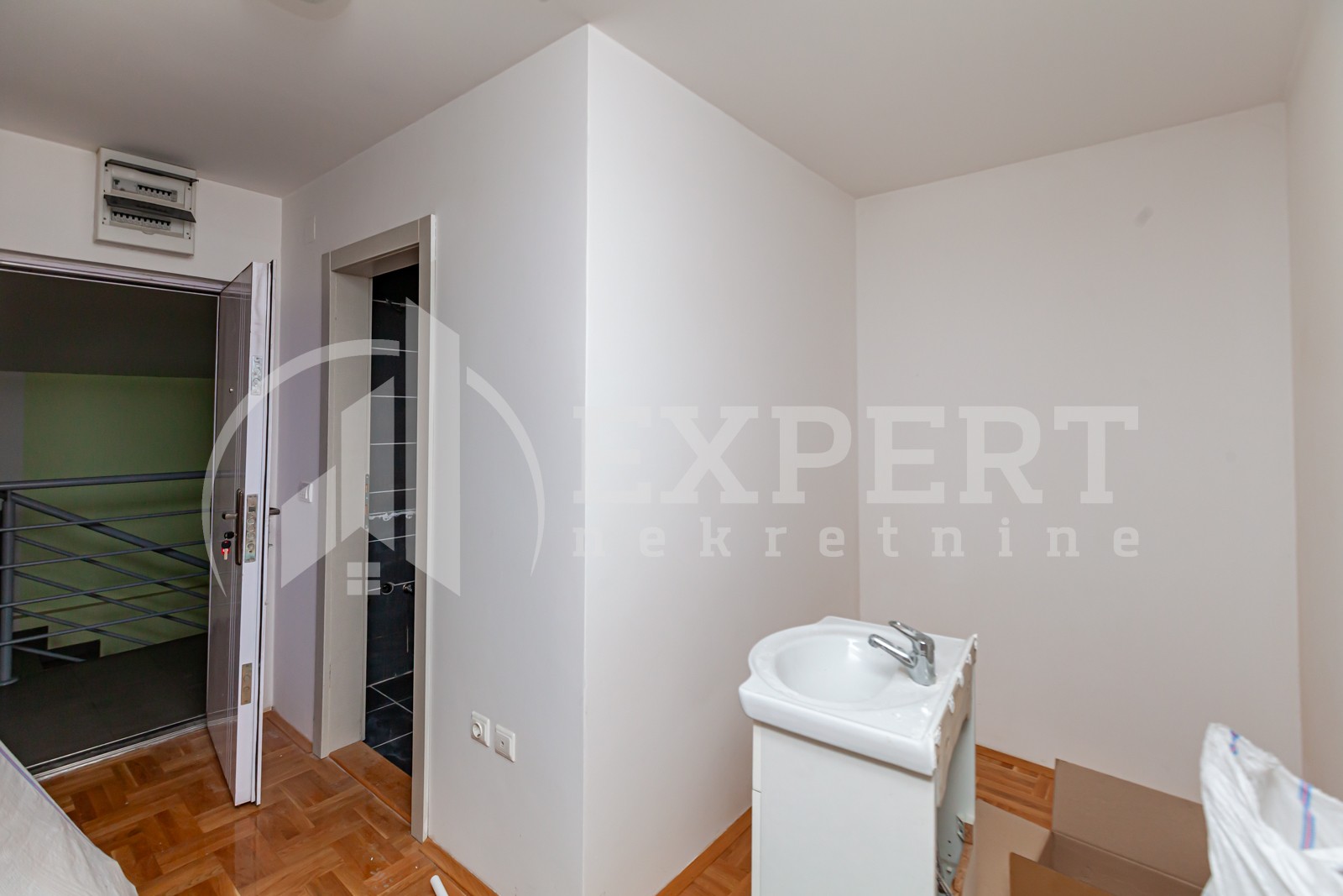 četvorosoban stan, 54.13 m2, Centar, Generala Milojka Lešjanina ID: p-013311 2