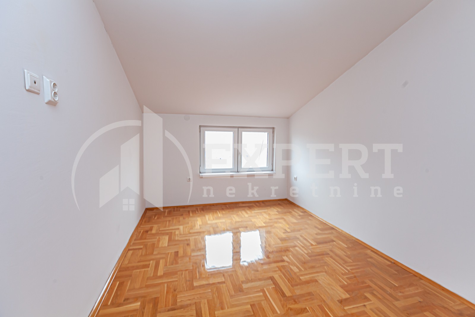 četvorosoban stan, 54.13 m2, Centar, Generala Milojka Lešjanina ID: p-013311 5