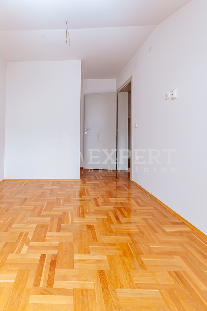 četvorosoban stan, 54.13 m2, Centar, Generala Milojka Lešjanina ID: p-013311 6