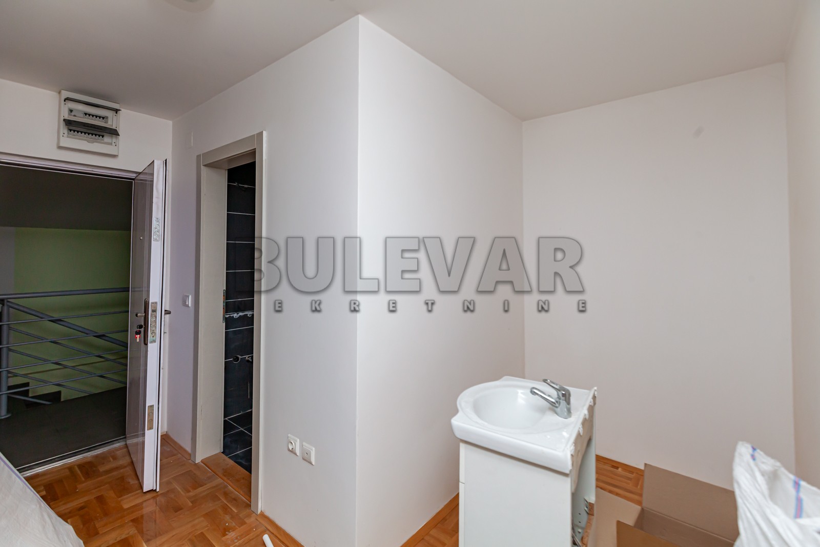 četvorosoban stan, 54.13 m2, Centar, Generala Milojka Lešjanina ID: p-013311 2