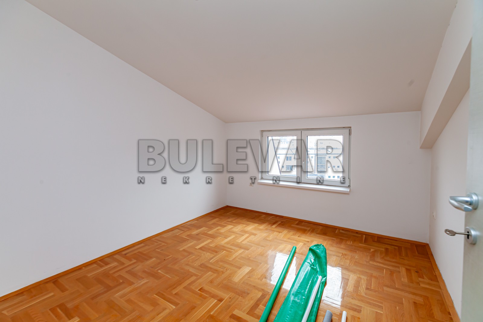 četvorosoban stan, 54.13 m2, Centar, Generala Milojka Lešjanina ID: p-013311 4