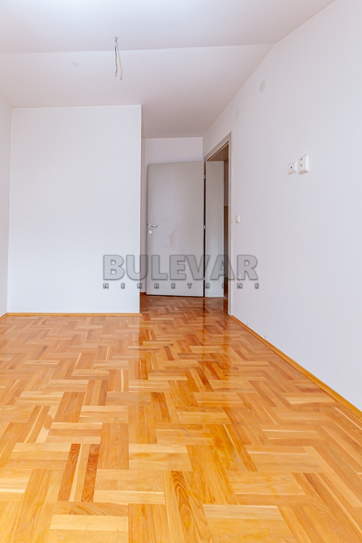 četvorosoban stan, 54.13 m2, Centar, Generala Milojka Lešjanina ID: p-013311 6