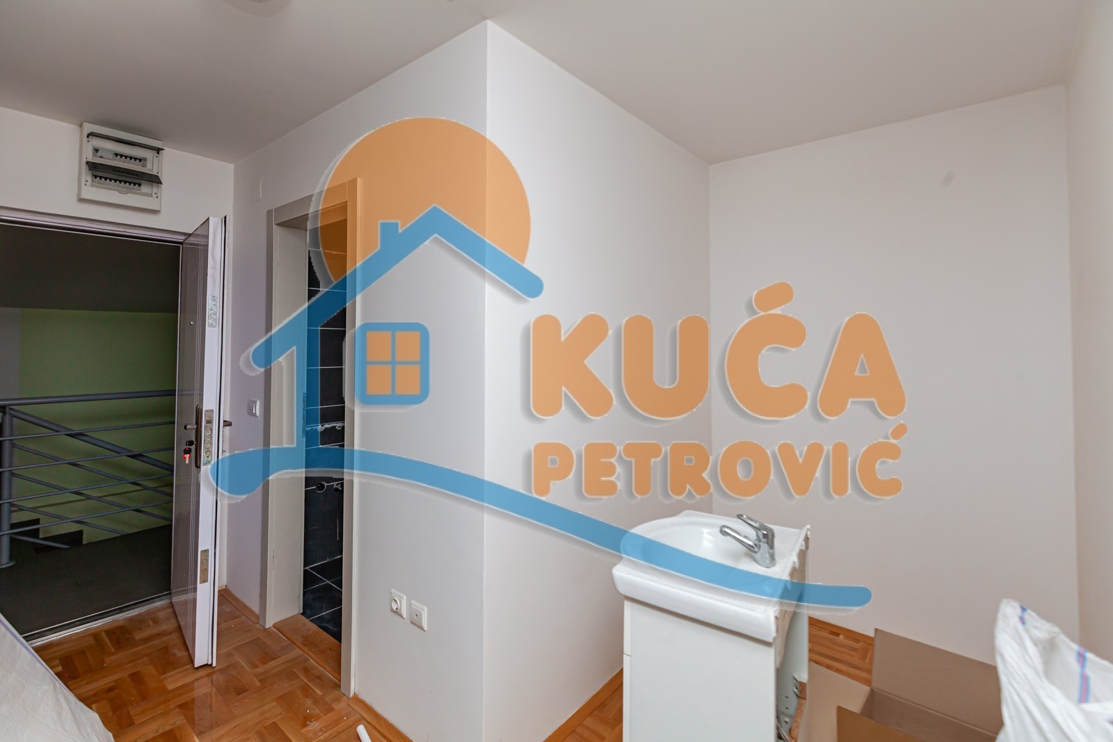 četvorosoban stan, 54.13 m2, Centar, Generala Milojka Lešjanina ID: p-013311 2