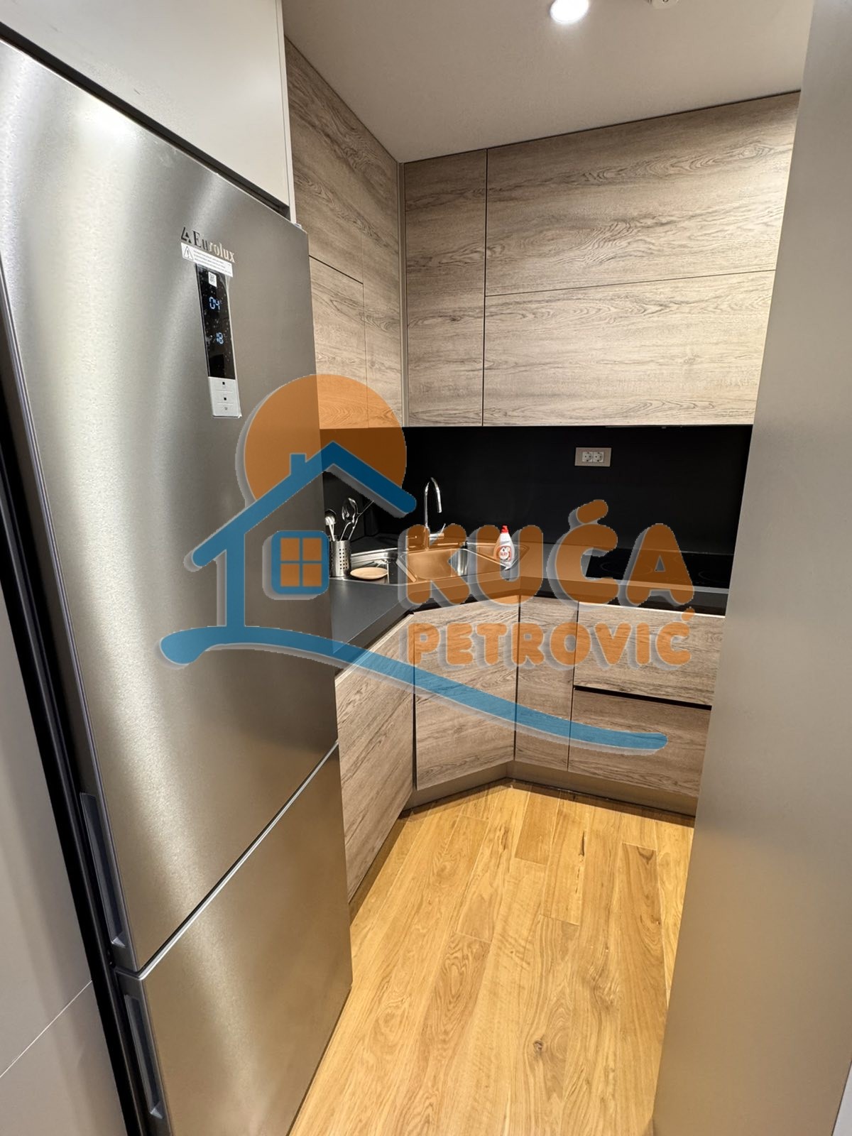 četvorosoban stan, 76 m2, Medijana, Bulevar Nemanjića ID: i-013343 5