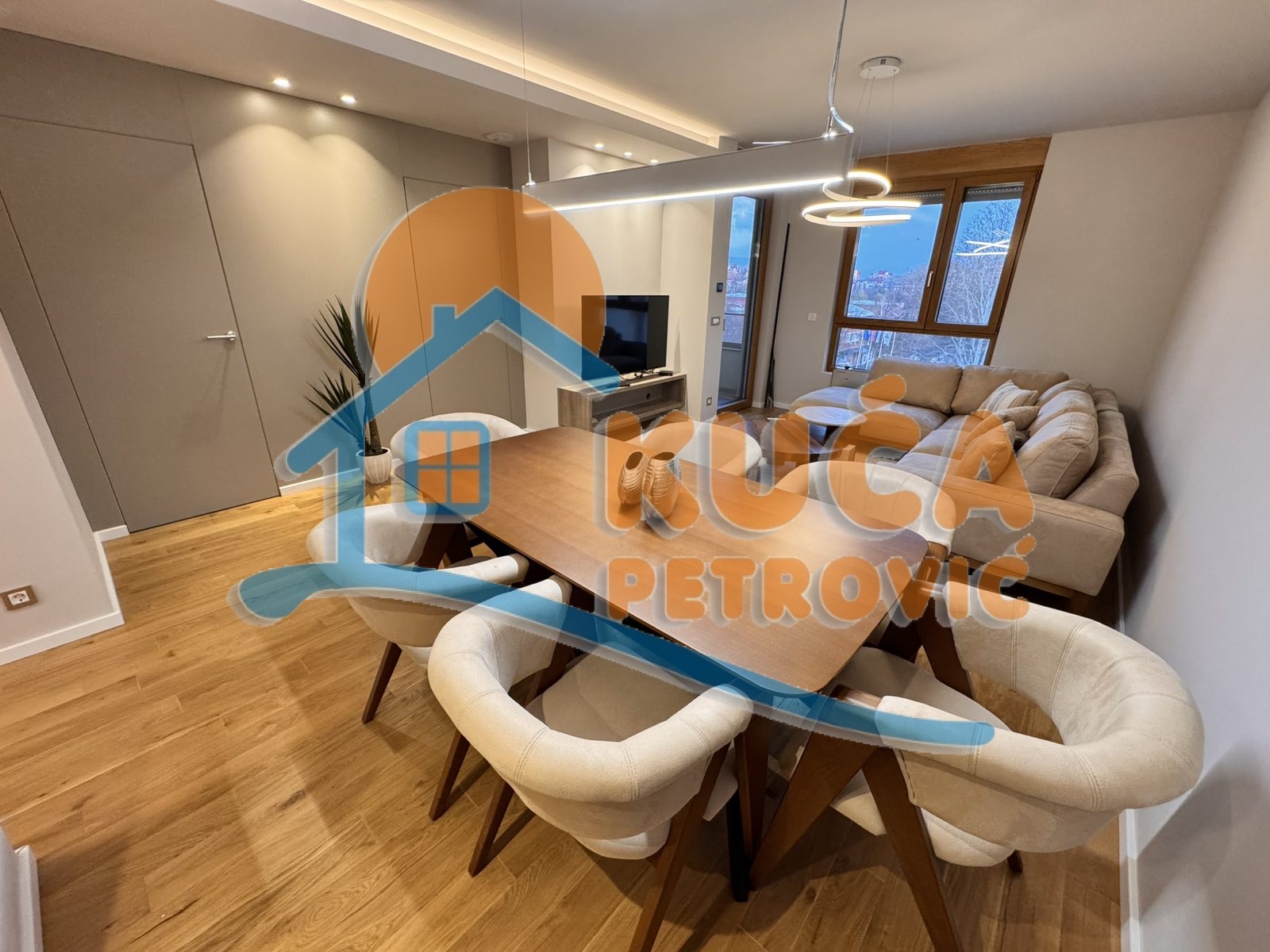 četvorosoban stan, 76 m2, Medijana, Bulevar Nemanjića ID: i-013343 1