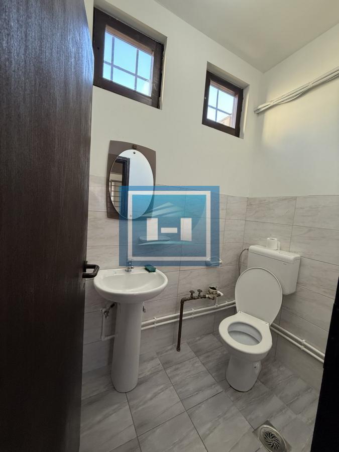 Na prodaju lokal u centru Ćuprije – idealan za vaš biznis! 11