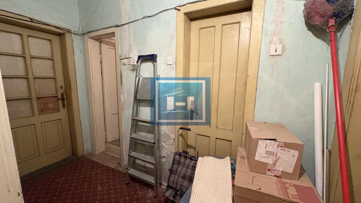 Stan u kući za adaptaciju - Idealna prilika za kreativne duše! 10