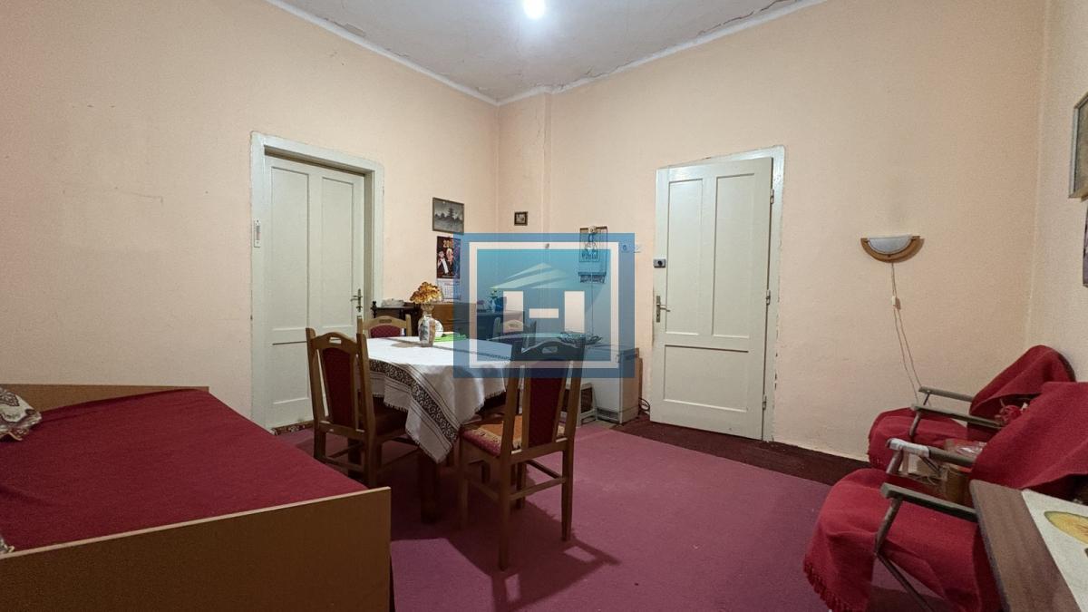 Stan u kući za adaptaciju - Idealna prilika za kreativne duše! 3