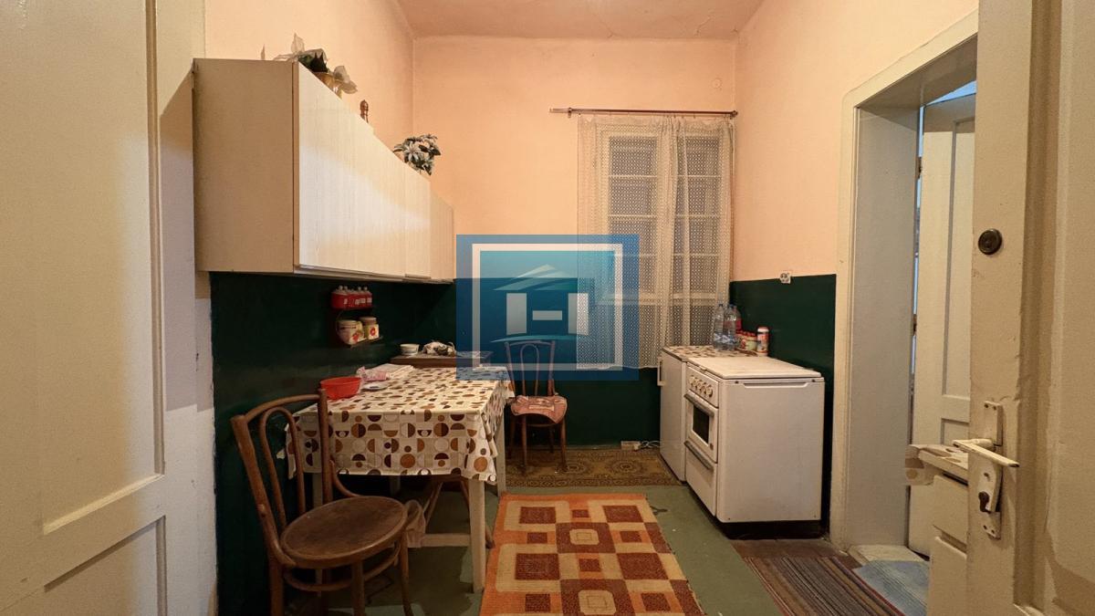 Stan u kući za adaptaciju - Idealna prilika za kreativne duše! 6