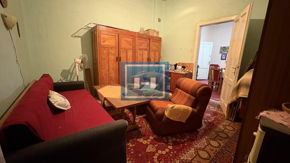 Stan u kući za adaptaciju - Idealna prilika za kreativne duše! 7