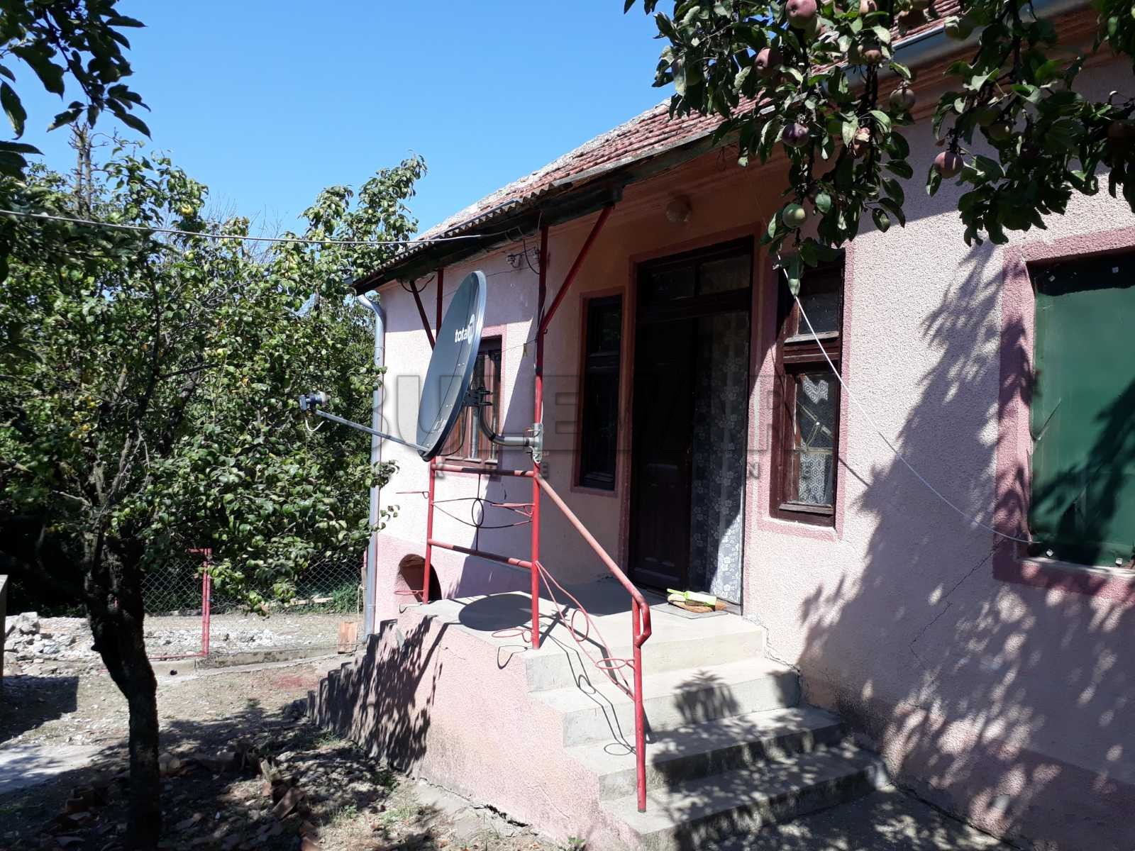 Dvosobna kuća, 37005 m2, Rujište ID: p-013354 2