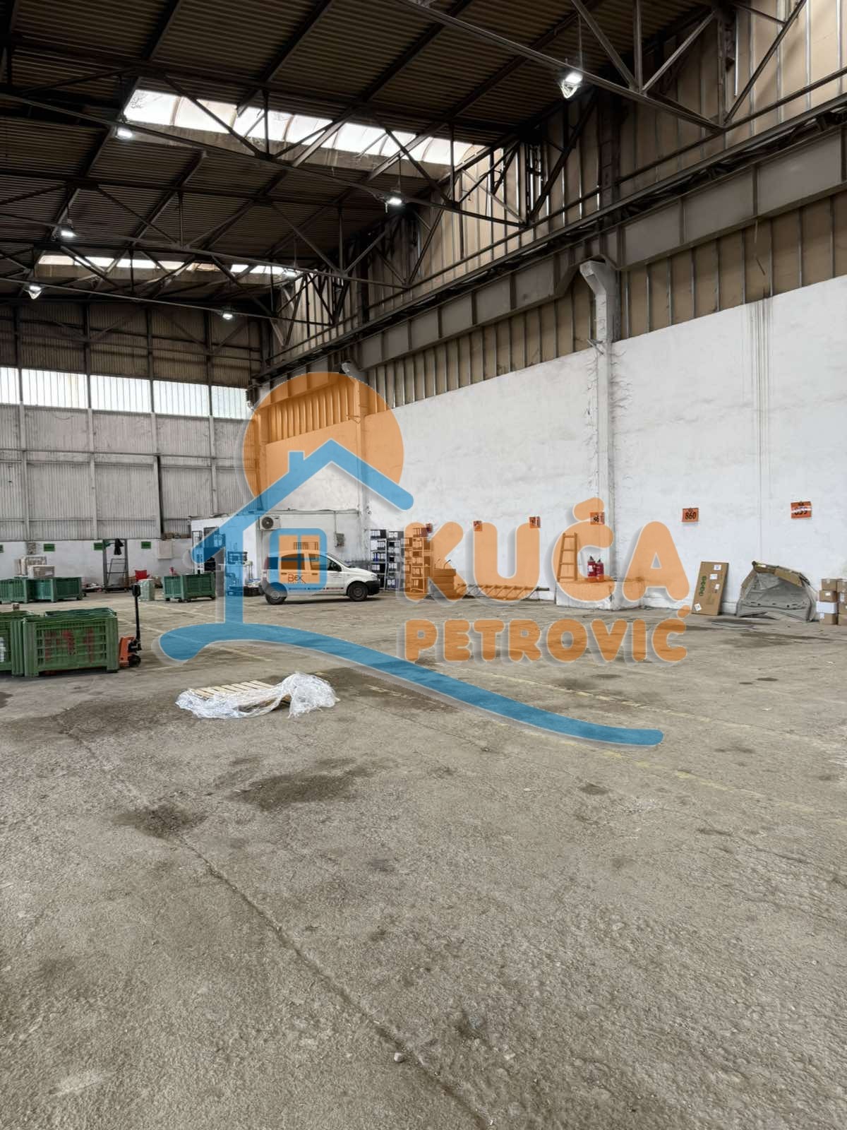 Lokal, 1500 m2, Čamurlija, Bulevar 12. februar ID: i-013212 2