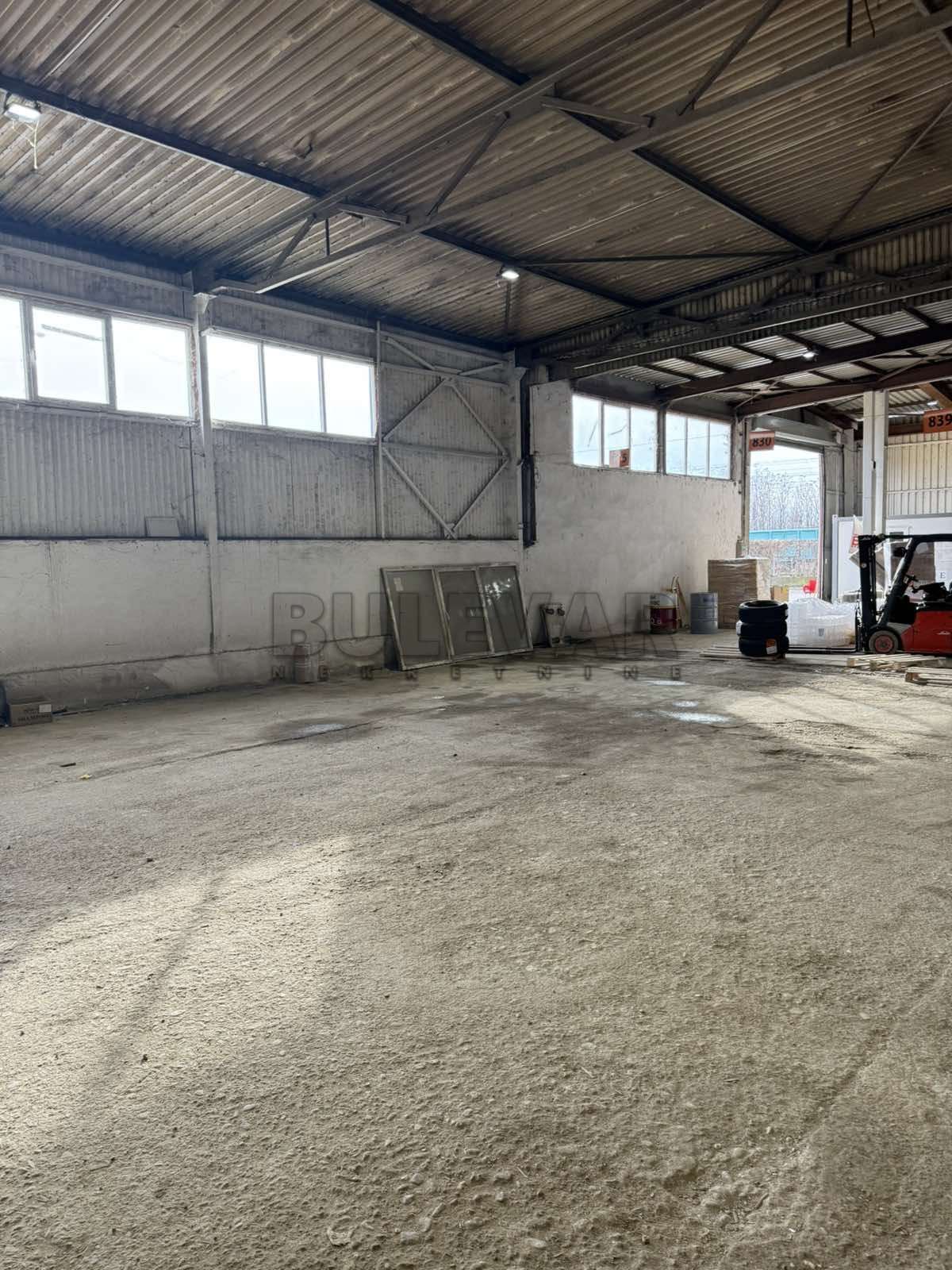 Lokal, 1500 m2, Čamurlija, Bulevar 12. februar ID: i-013212 1