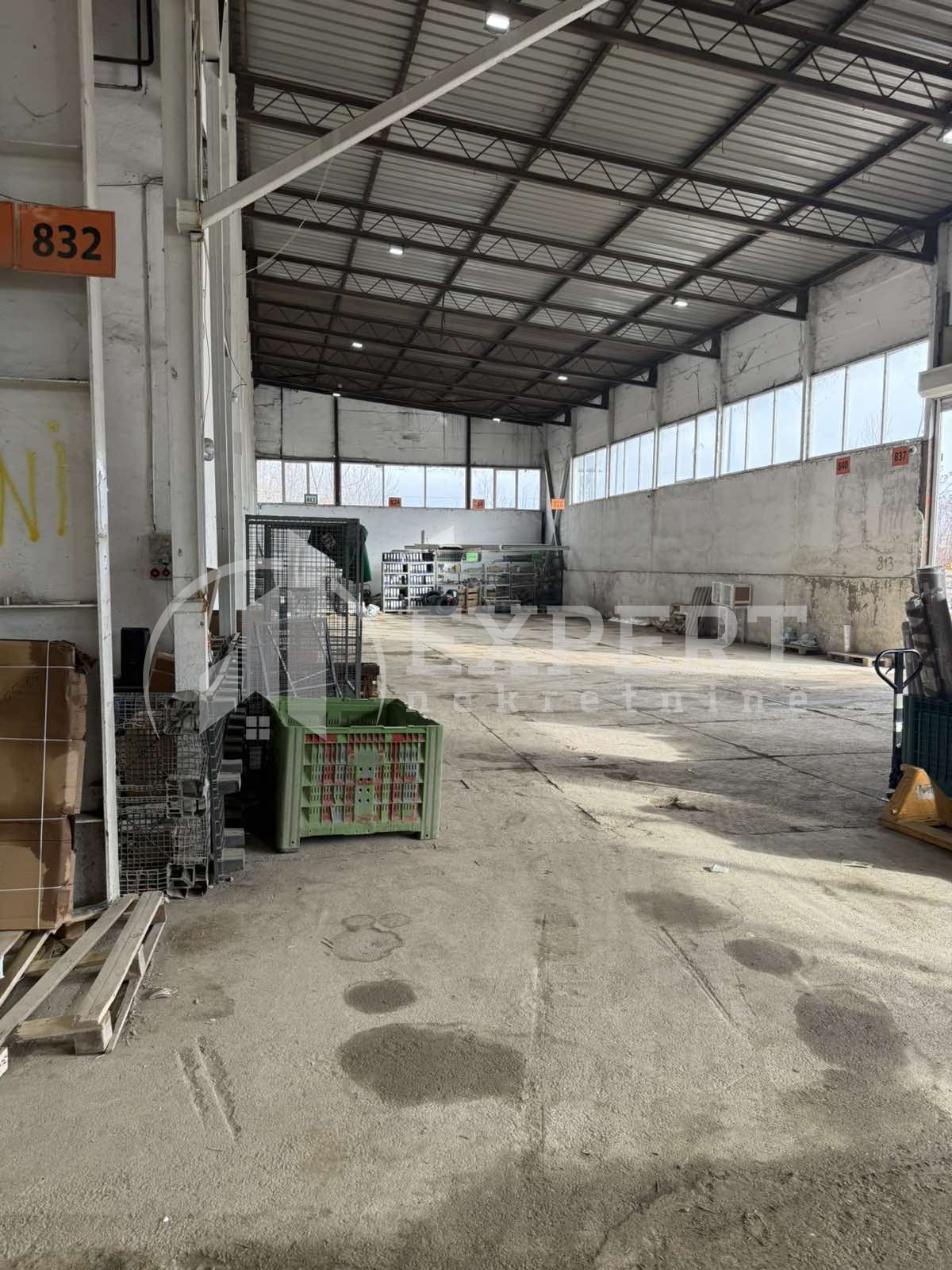 Lokal, 1500 m2, Čamurlija, Bulevar 12. februar ID: p-013210 1