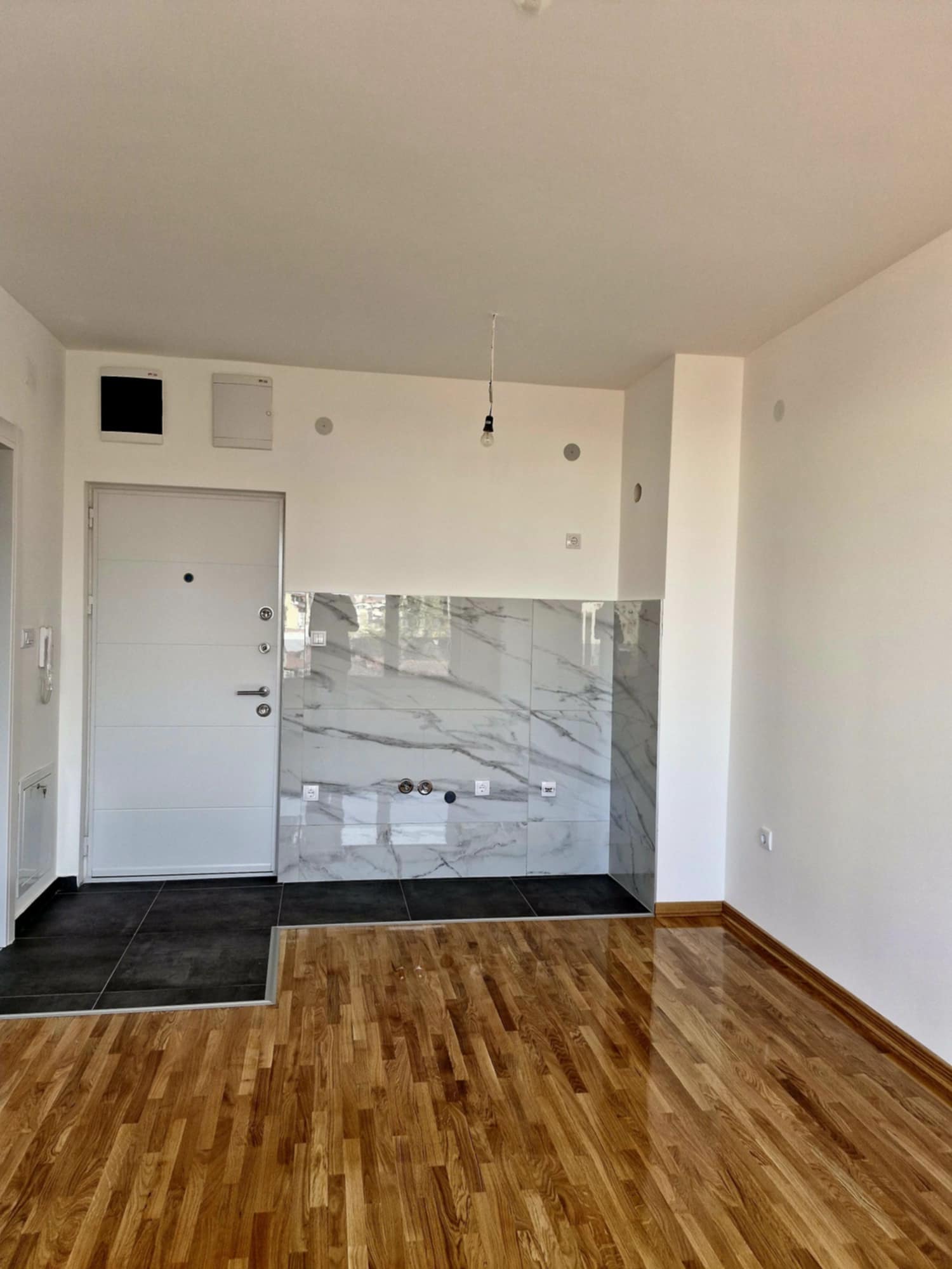 Izdajem nenamesten jednosoban stan 2