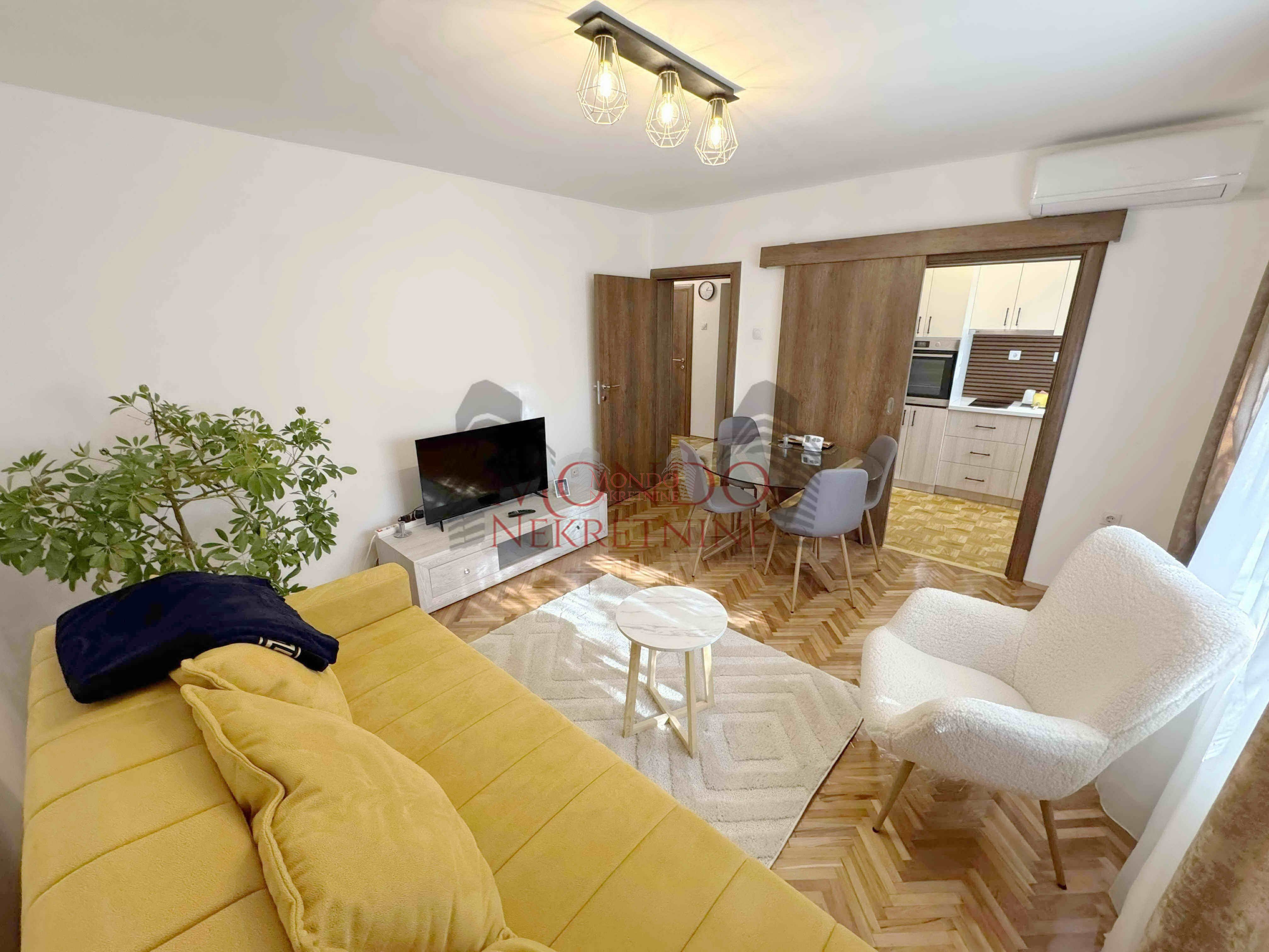 Dvosoban stan na Crvenom pevcu kod Anton pekare 2