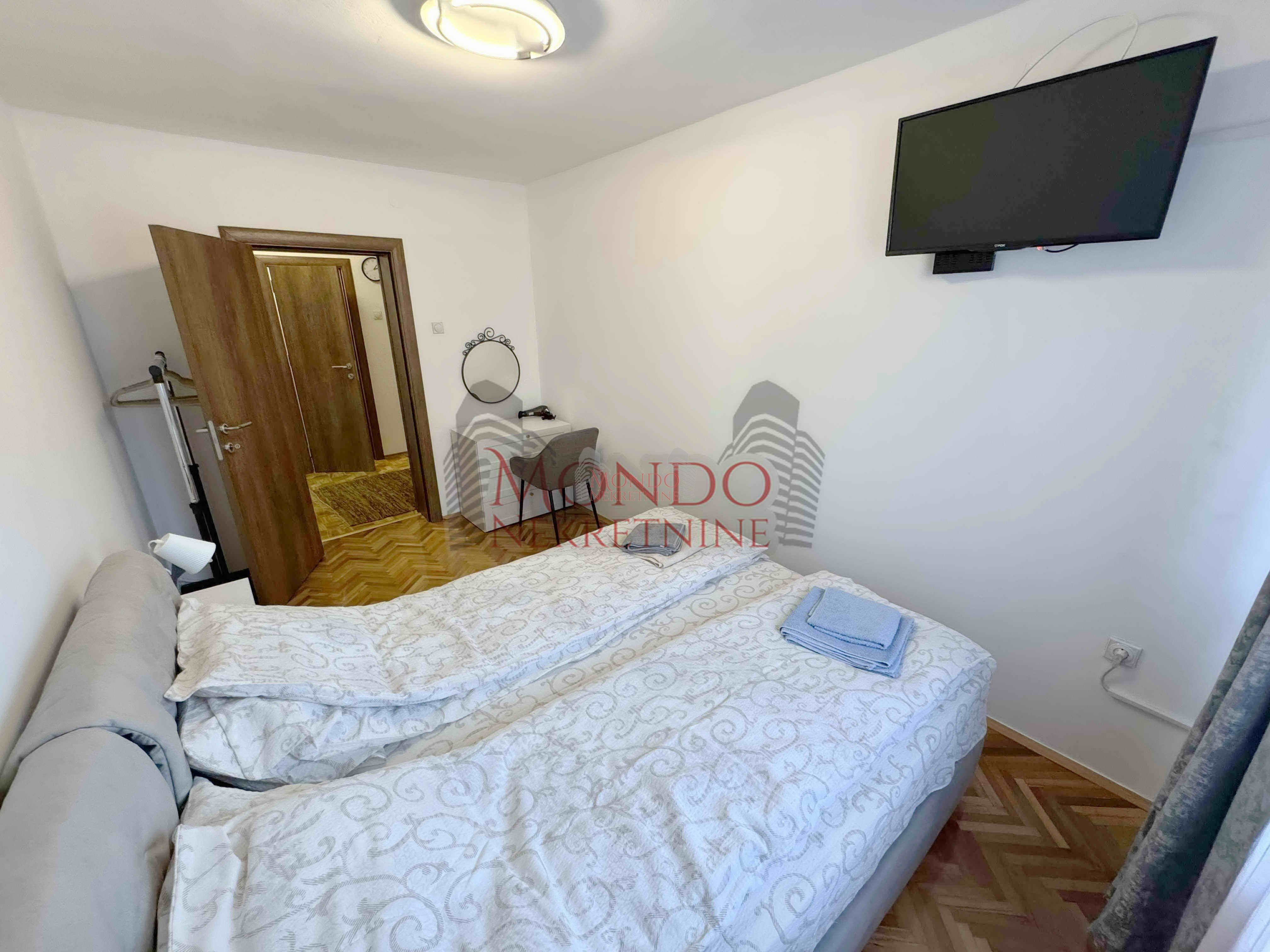 Dvosoban stan na Crvenom pevcu kod Anton pekare 9