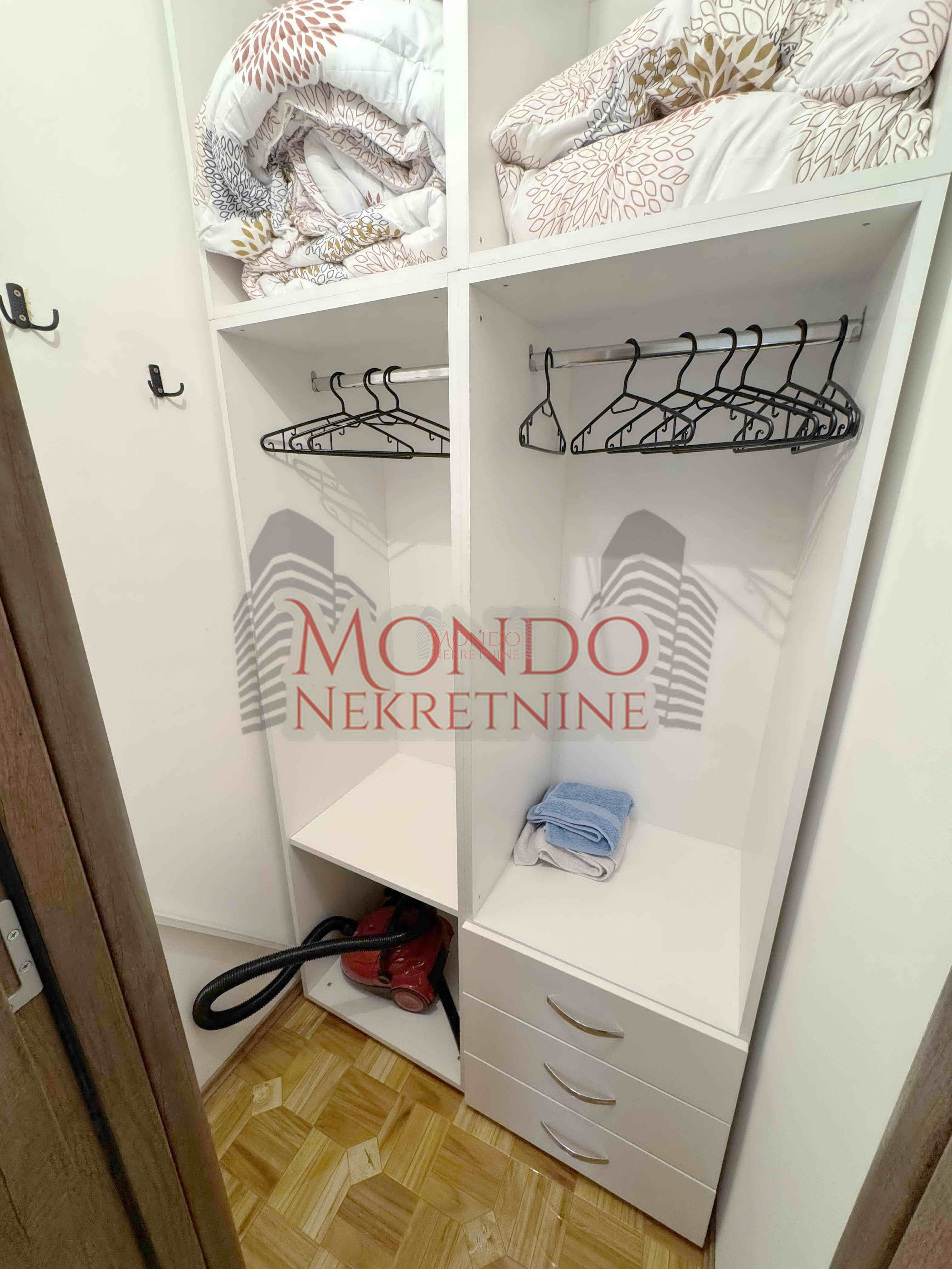 Dvosoban stan na Crvenom pevcu kod Anton pekare 10