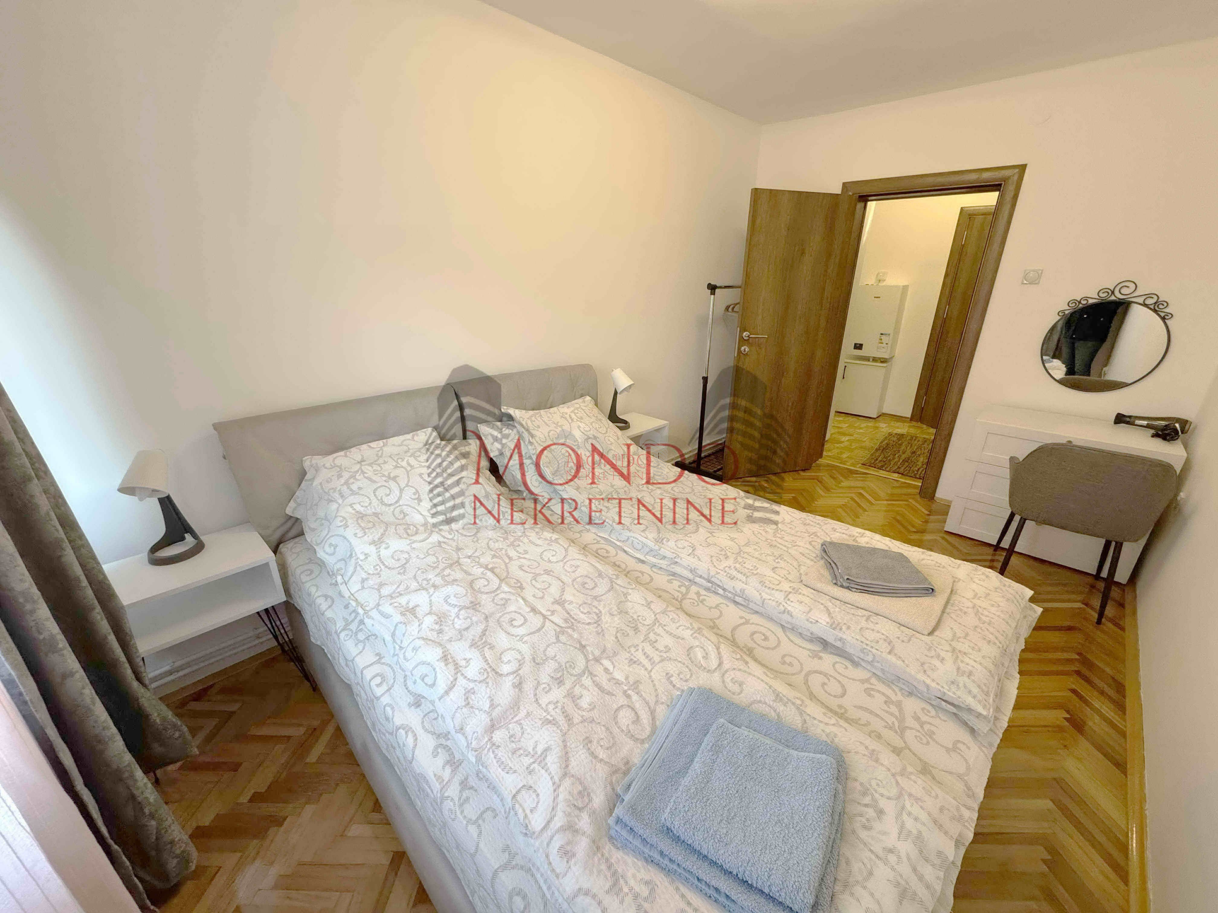 Dvosoban stan na Crvenom pevcu kod Anton pekare 8