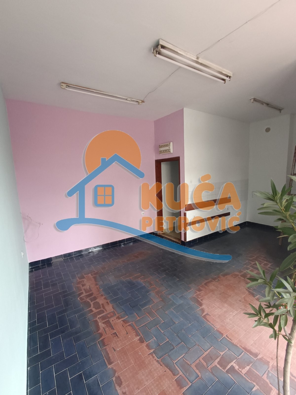 Lokal, 28 m2, Durlan, Učiteljska ID: i-013368 2