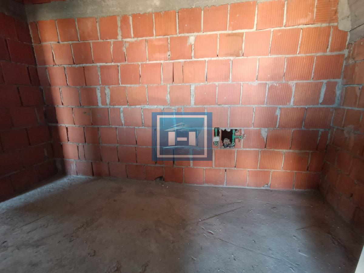 Veliki četverosoban stan koji može da se pretvori u dva manja 17