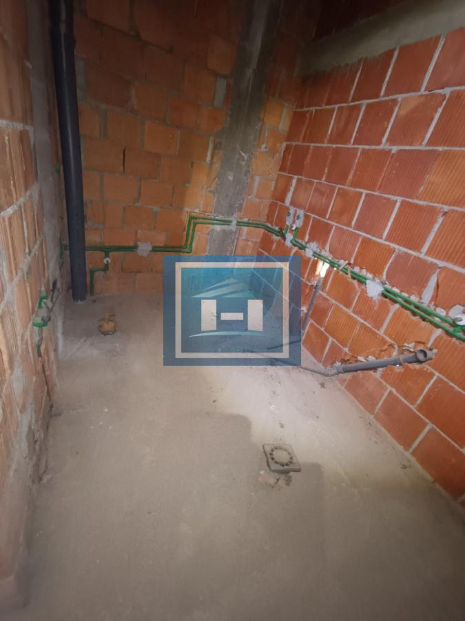 Veliki četverosoban stan koji može da se pretvori u dva manja 18