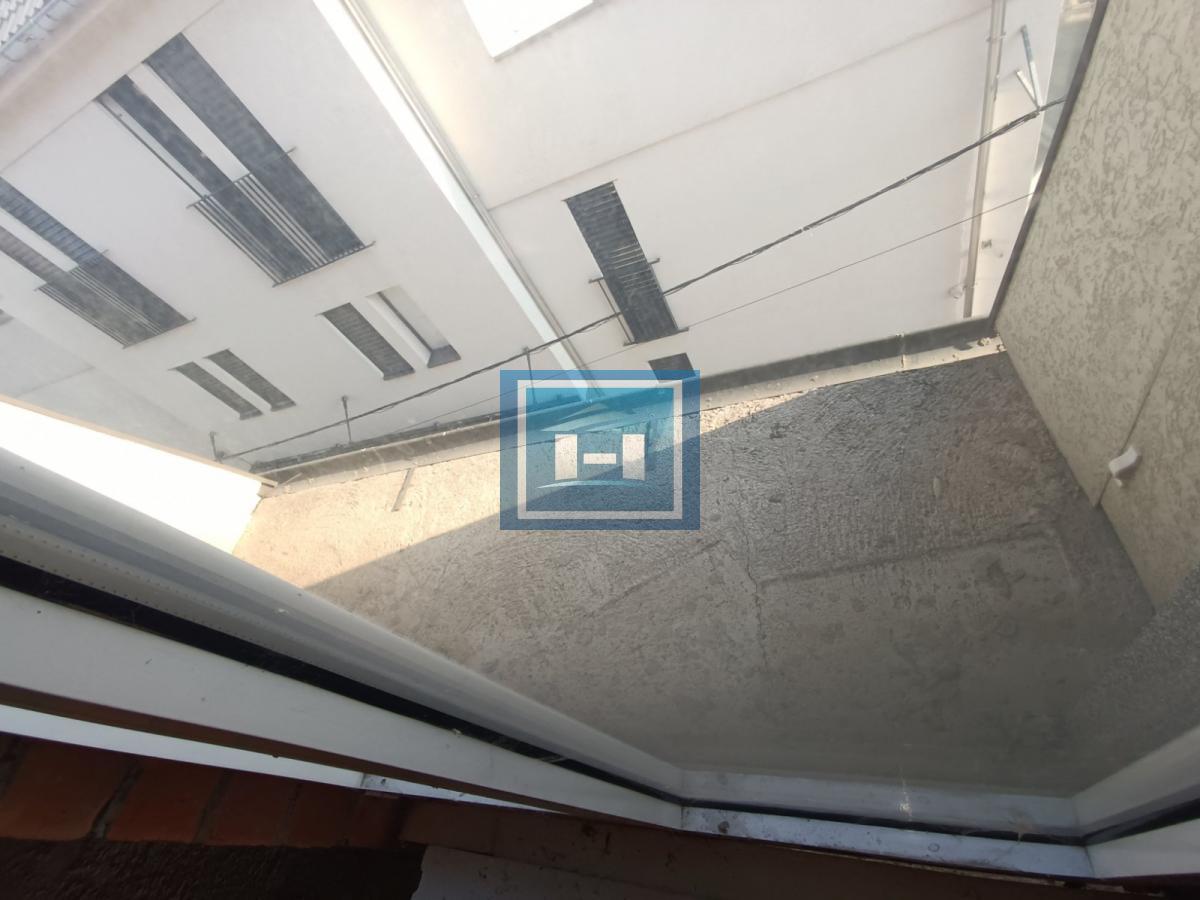 Veliki četverosoban stan koji može da se pretvori u dva manja 22