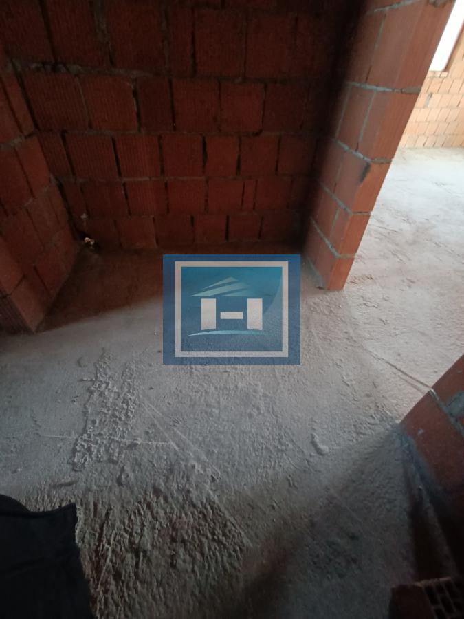 Veliki četverosoban stan koji može da se pretvori u dva manja 28