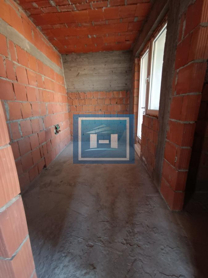 Veliki četverosoban stan koji može da se pretvori u dva manja 10