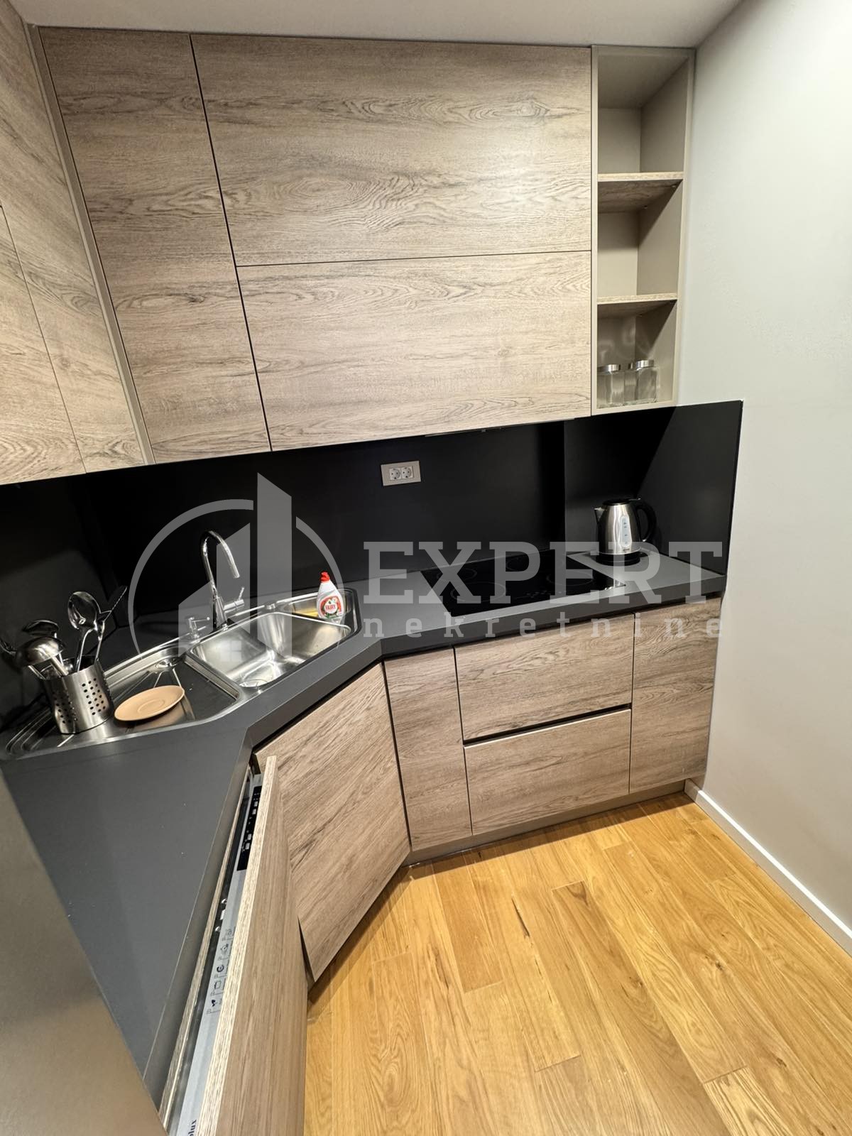 četvorosoban stan, 76 m2, Medijana, Bulevar Nemanjića ID: i-013343 7