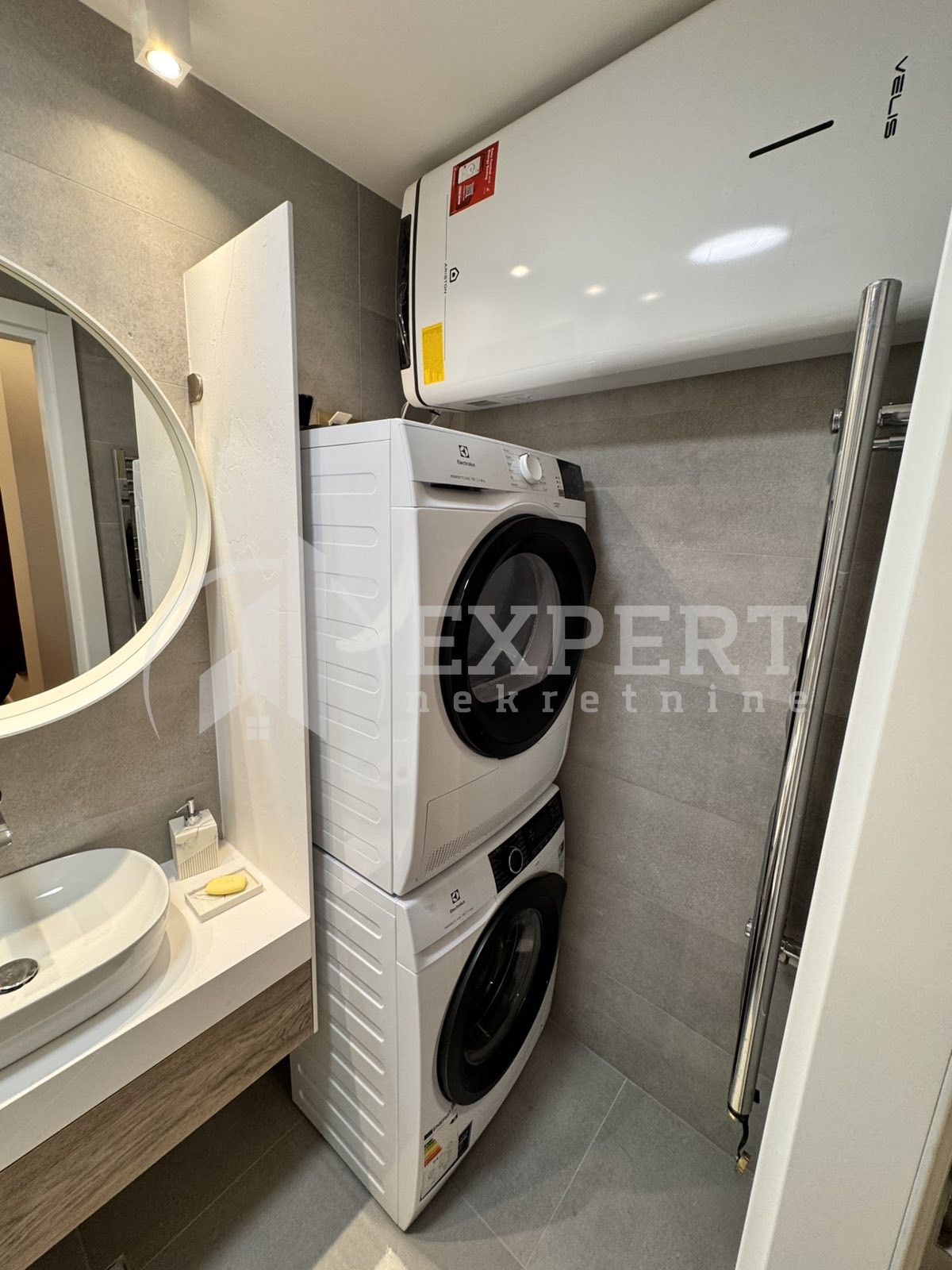 četvorosoban stan, 76 m2, Medijana, Bulevar Nemanjića ID: i-013343 19