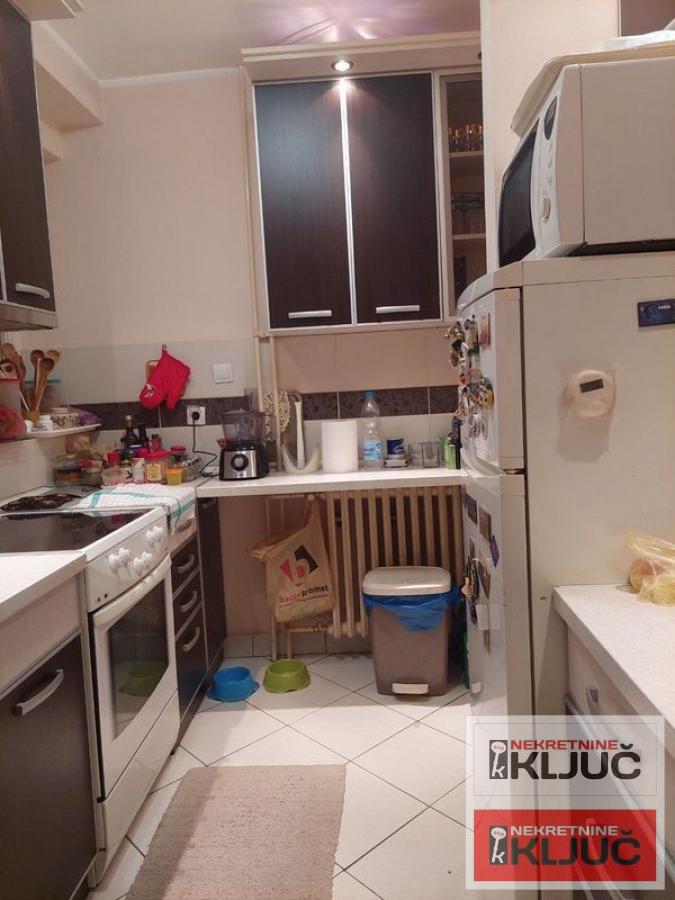 SOMBORSKI BULEVAR, 94m2, Četvorosoban, Fasadna cigla 7