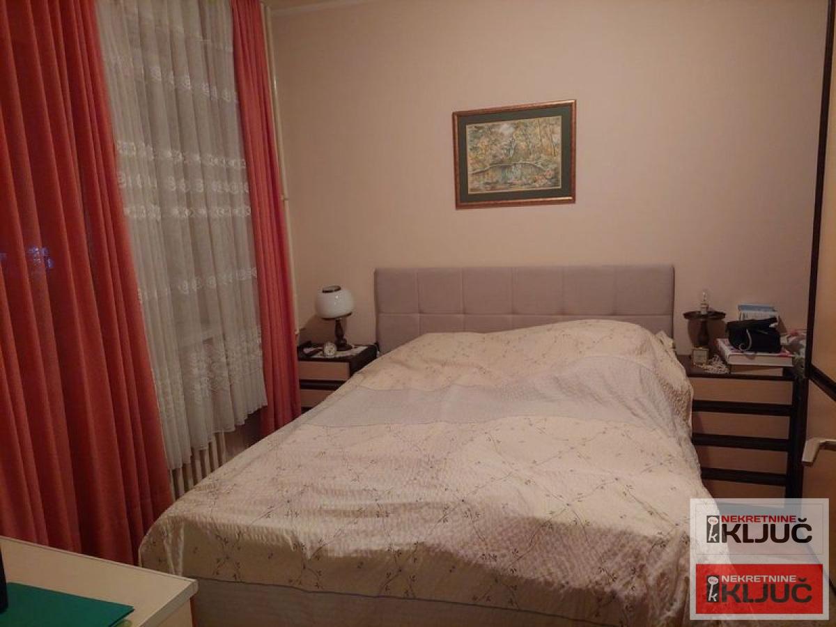 SOMBORSKI BULEVAR, 94m2, Četvorosoban, Fasadna cigla 9