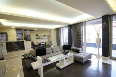 Izdaje se Luksuzan stan na Vracaru kod Hrama 2