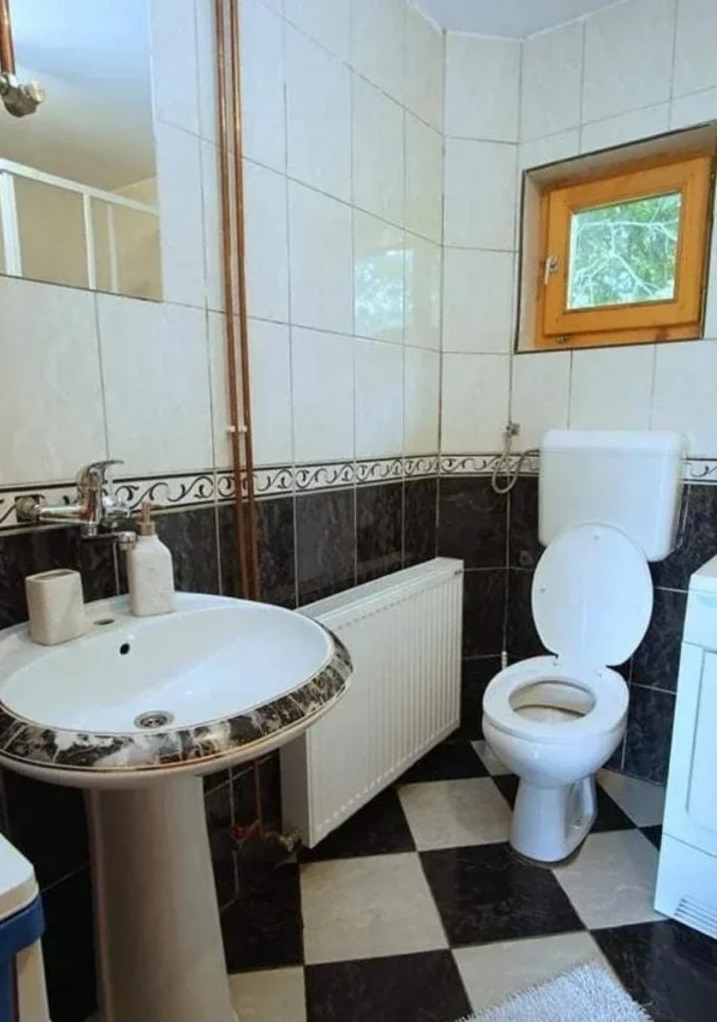 Prodajem kucu na Tari 4