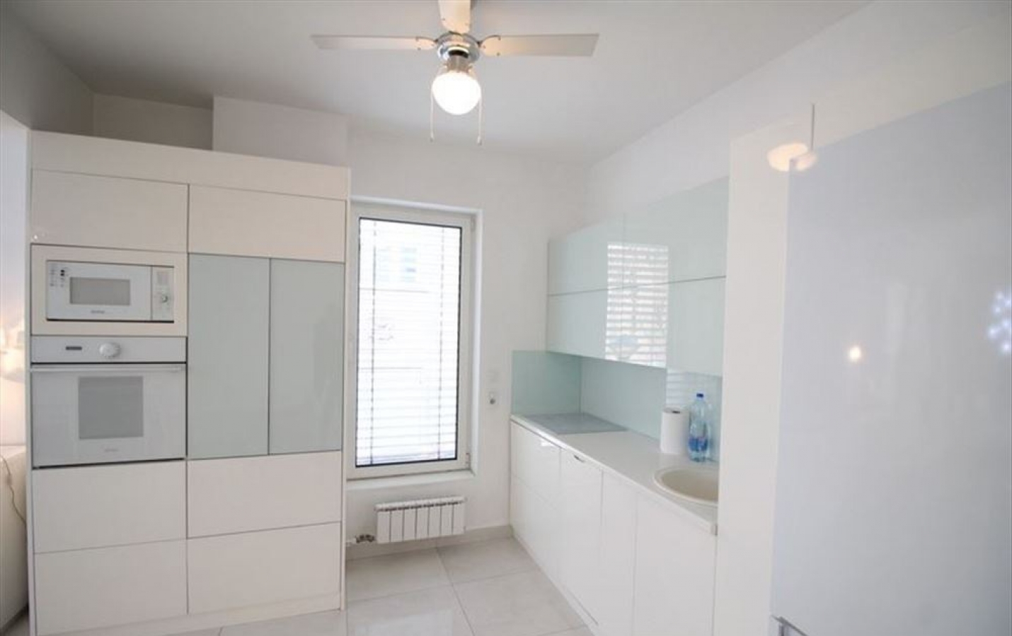 Izdaje se Elegantan i svetao stan sa garažom  Vračar 2