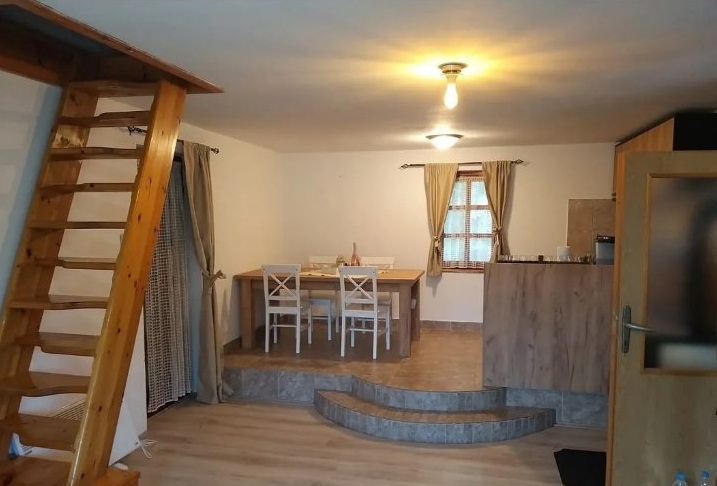 Prodajem kucu na Tari 3