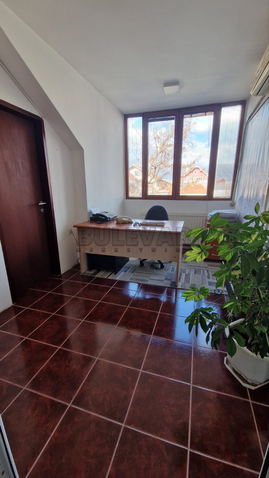 Lokal, 90 m2, Palilula, Topličkog partizanskog odreda ID: i-013397 1