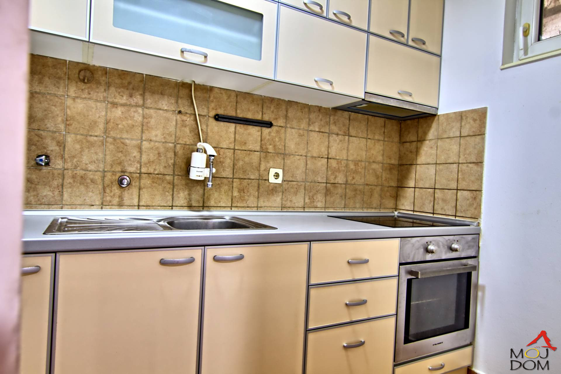 Stan,NOVI SAD,BULEVAR,kv: 44, € 139000, ID: 1029610 10