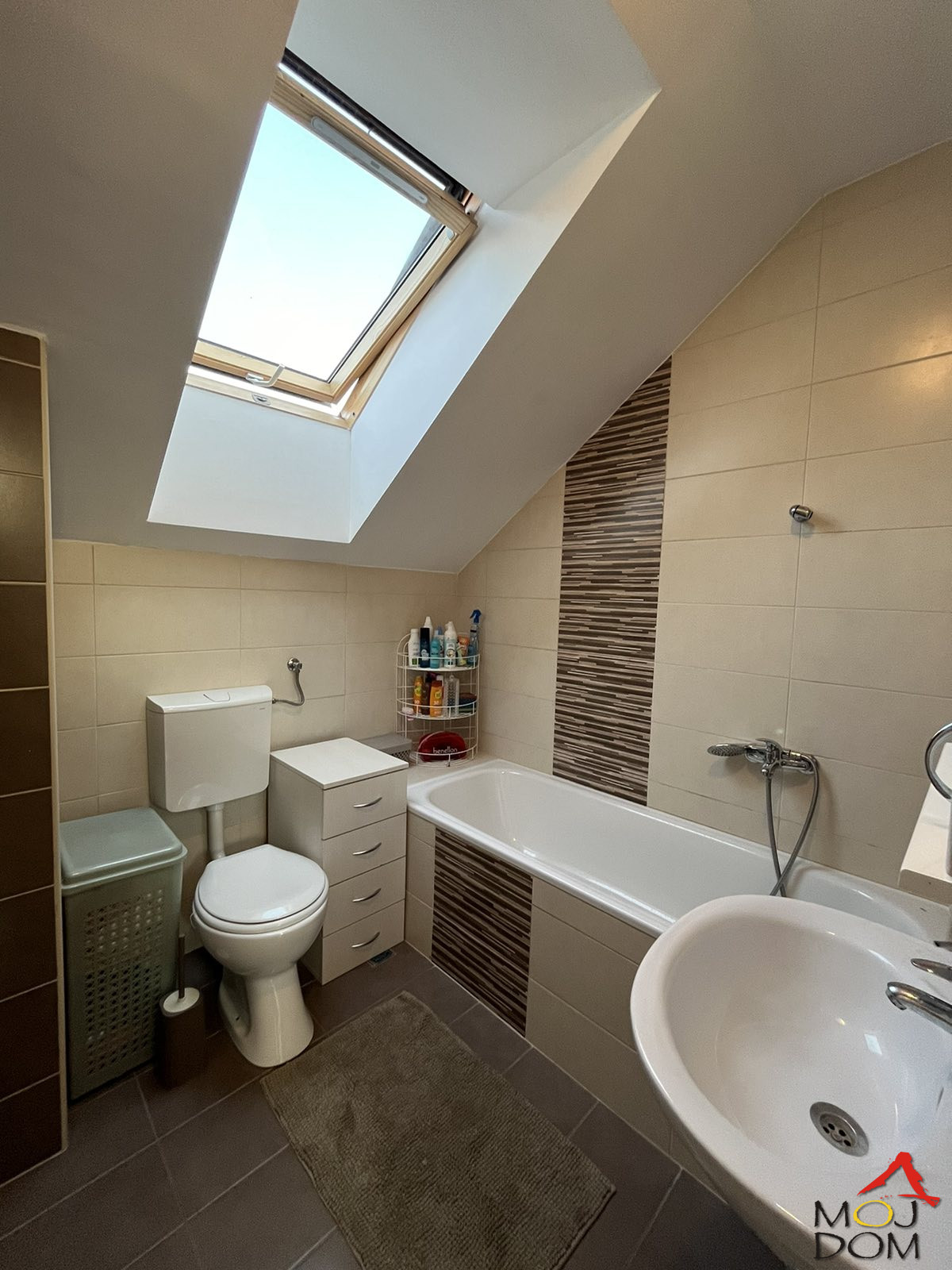 Stan,NOVI SAD,SOMBORSKI BULEVAR,kv: 77, € 178000, ID: 1029148 24