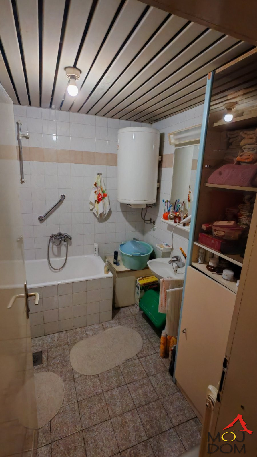 Stan,NOVI SAD,SOMBORSKI BULEVAR,kv: 94, € 213000, ID: 1029927 19