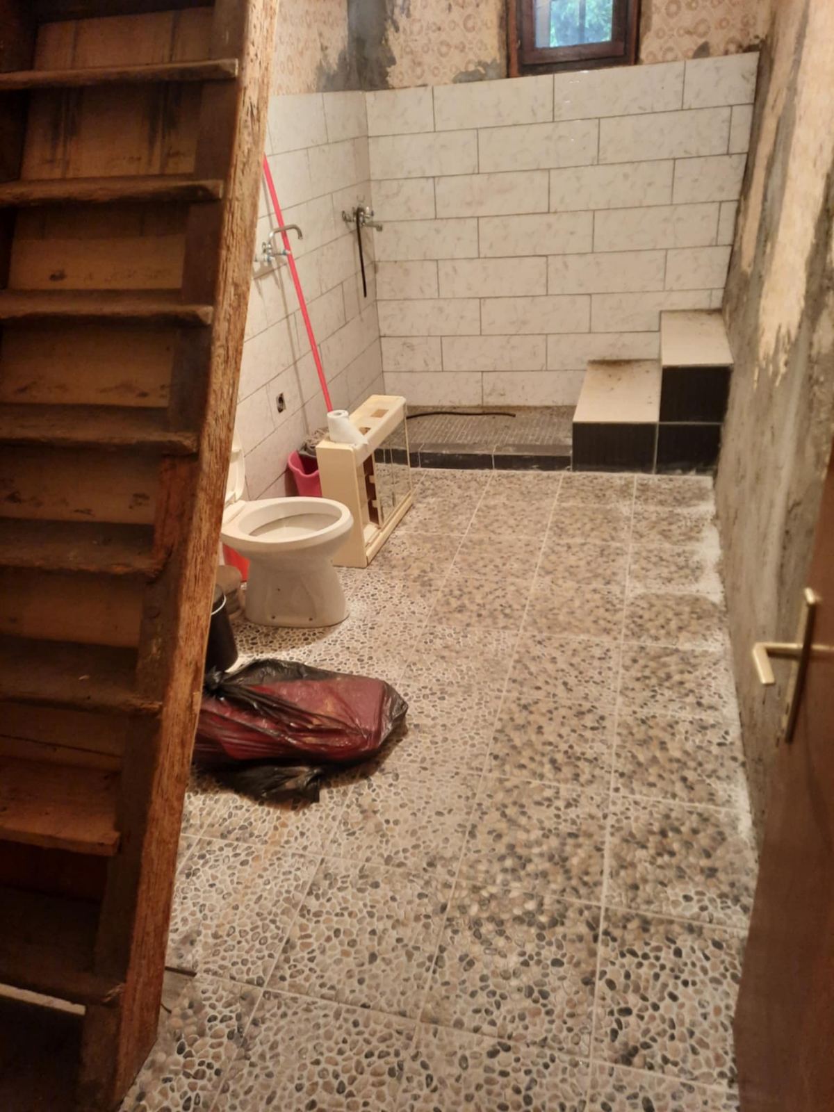 Prodajem kucu Rabe Novi Knezevac 5