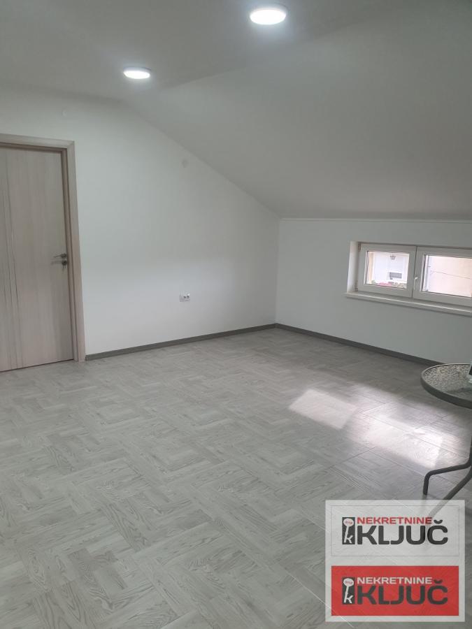 KLISA, 71m2, Trosoban, Prazan, Useljiv 2