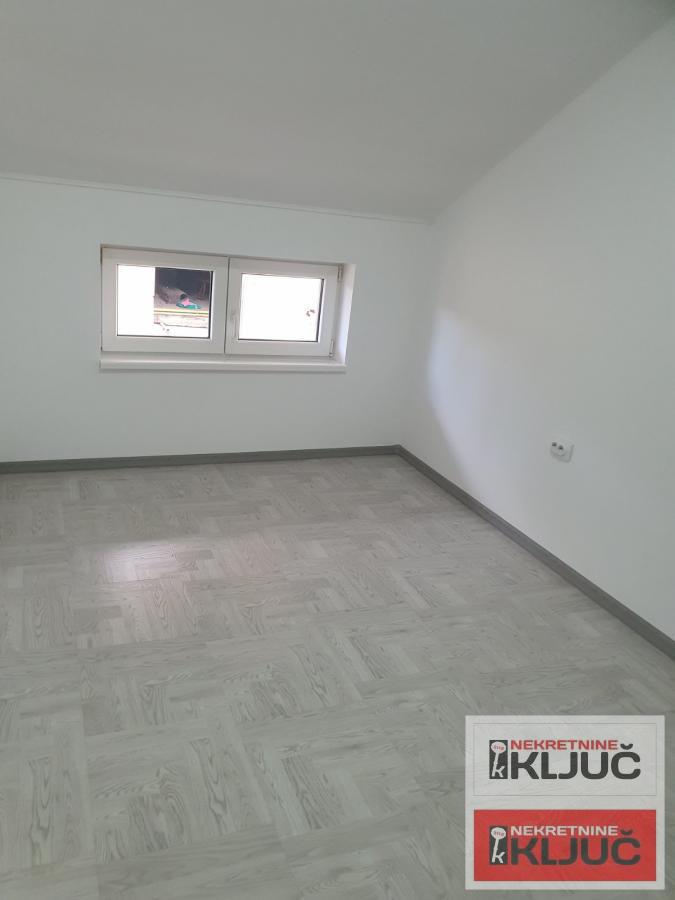 KLISA, 71m2, Trosoban, Prazan, Useljiv 4