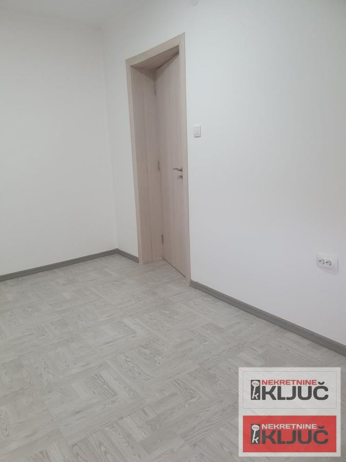 KLISA, 71m2, Trosoban, Prazan, Useljiv 8