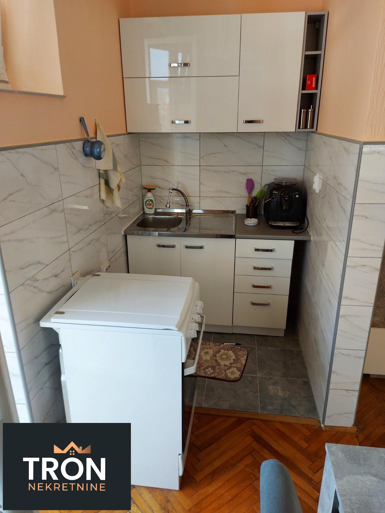 Jednosoban stan kod kružnog toka  45m2 3