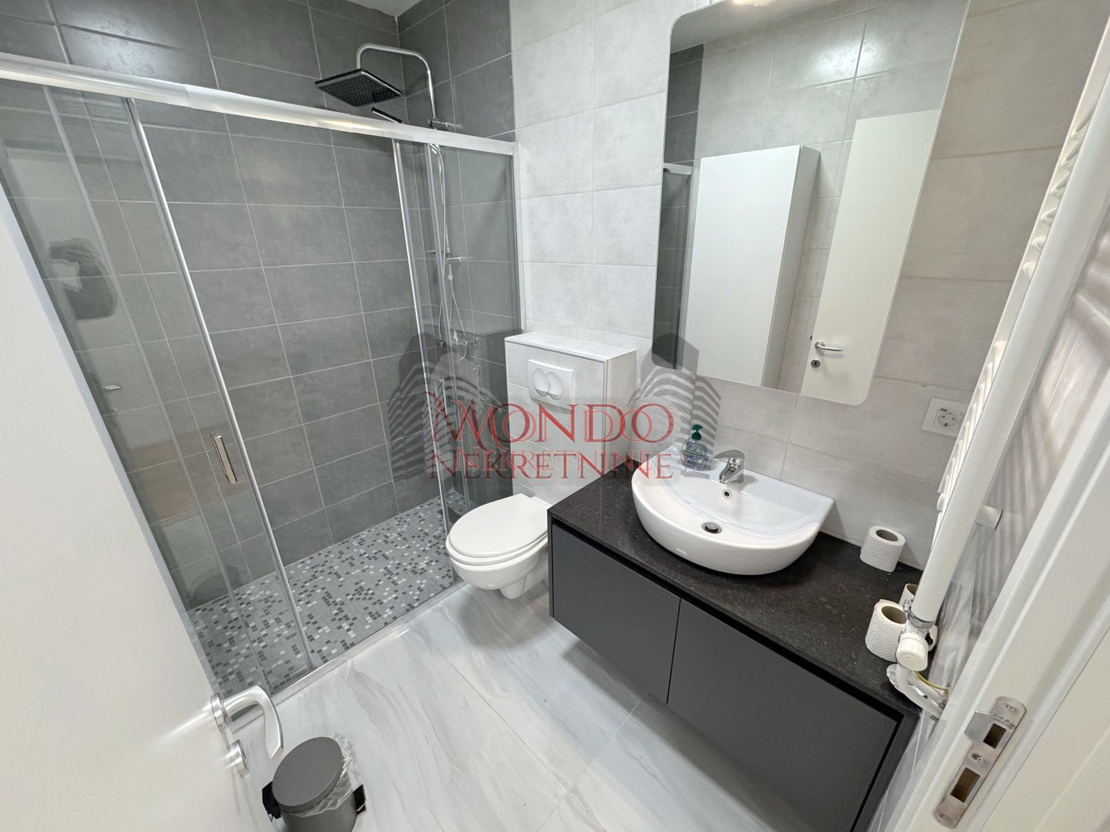 Jednoiposoban nov stan na Crvenom pevcu, novogradnja, parking! 10