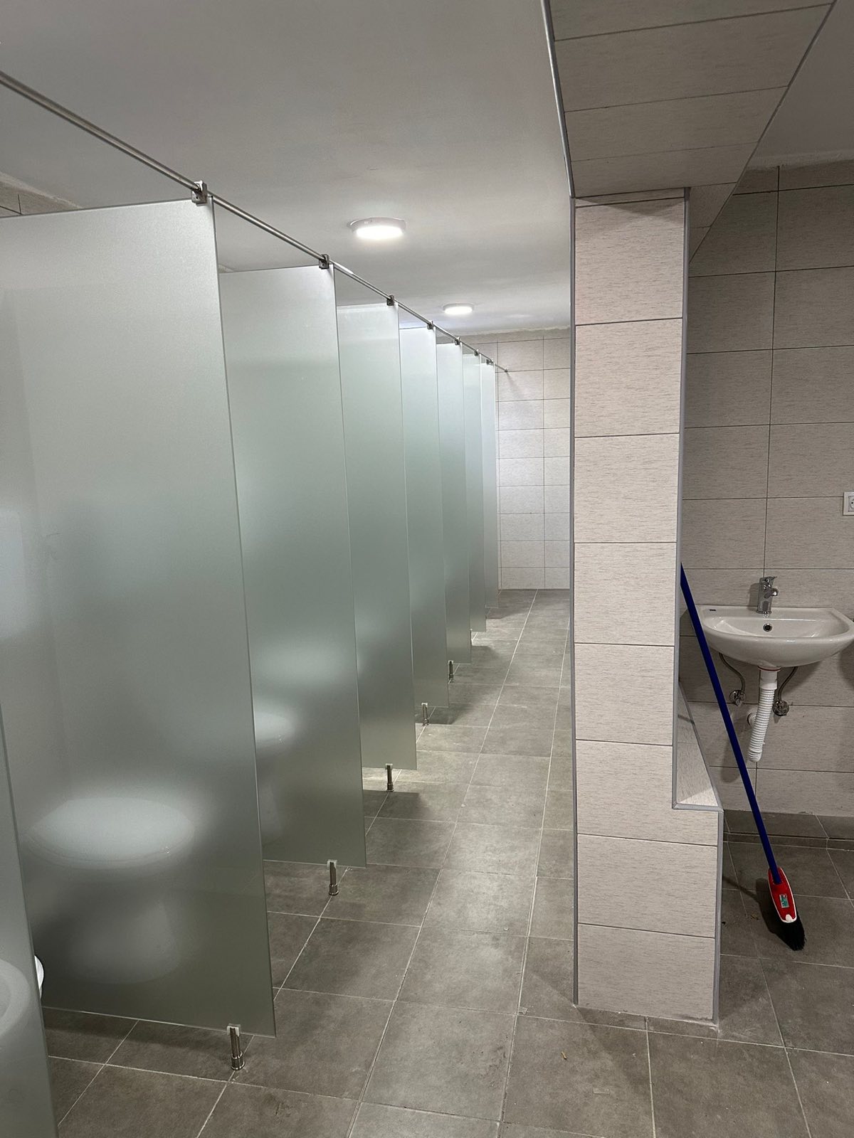 Izdajem smestaj za radnike Batajnica 4